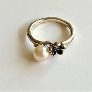 Pandora Mystic Flower with Pearl Sz 7.5